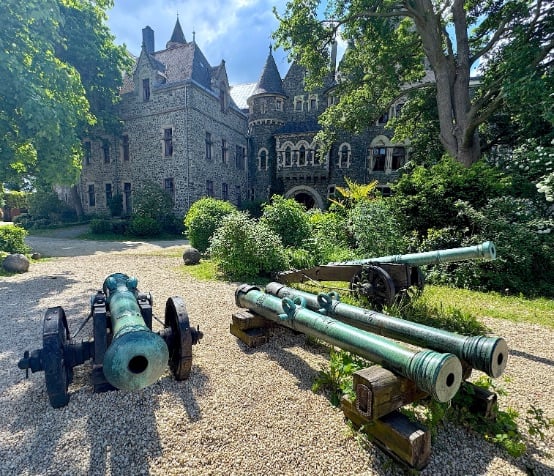 Braunfels cannons © Scott Kendall