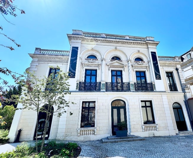 Arbane Restaurant in a former mansion © Scott Kendall