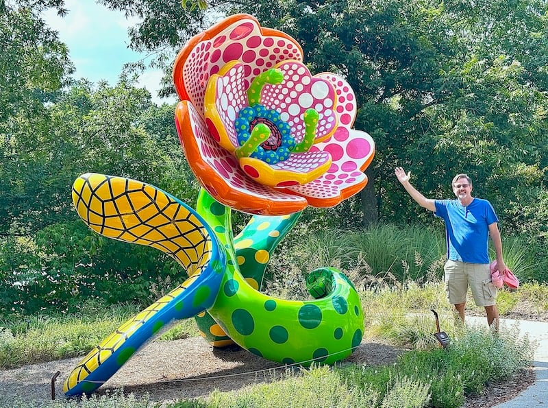 Crystal Bridge's Kusama flower art © Pam McKuen 