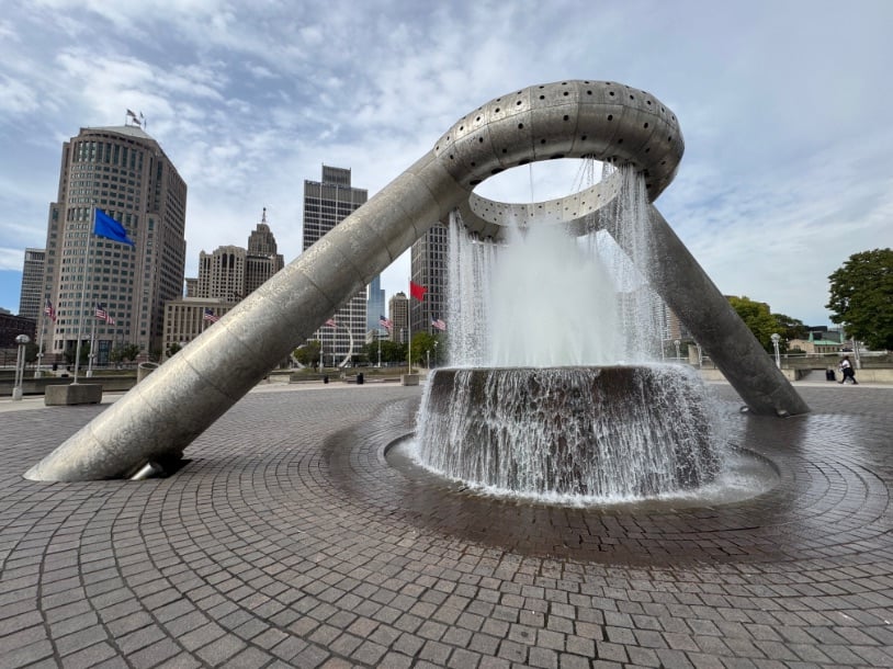 Hart Plaza water fountain © Scott Kendall