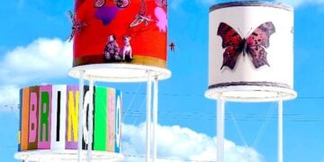 Rogers downtown decorative towers © Scott Kendall
