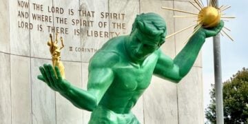The Spirit of Detroit in downtown © Scott Kendall