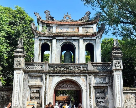 Temple of Literature entrance © Scott Kendall 