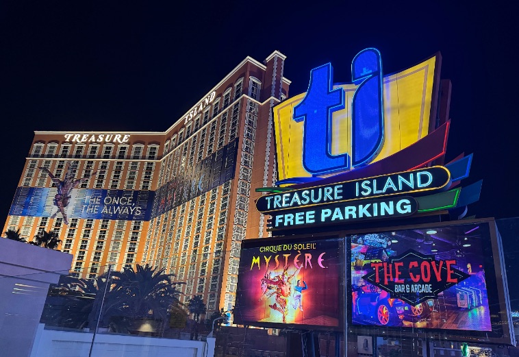 Mystère by Cirque du Soleil at Treasure Island © Scott Kendall