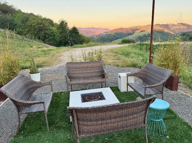 Alta Colina picnic area at the Trailer Pond in guide to Paso Robles
 © Scott Kendall