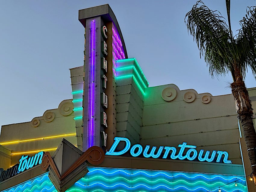Downtown Ventura Century Theater © Scott Kendall 