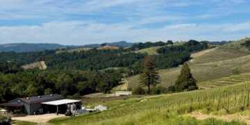 MAHA Villa Creek tasting room from top of hill © Scott Kendall