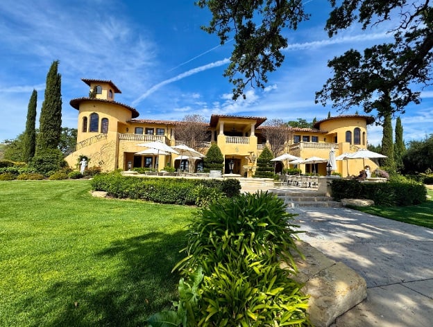 Villa San Juliette main building © Scott Kendall