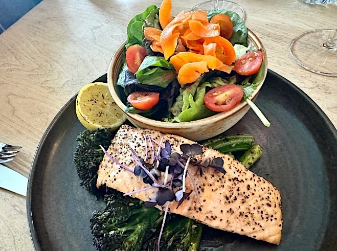 The Boss Salmon and fresh salad © Scott Kendall