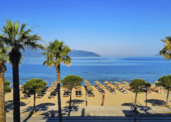 Lungomare, Vlore © Kevin Scanlon