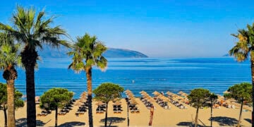 Lungomare, Vlore © Kevin Scanlon