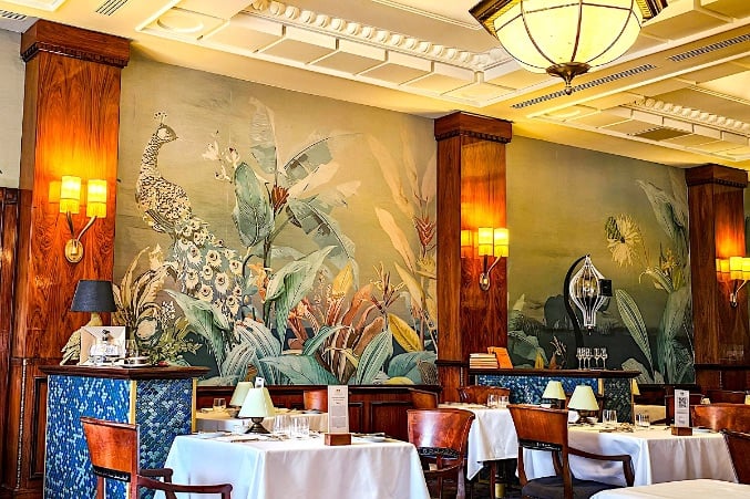 The timeless interior of Gundel © Kevin Scanlon