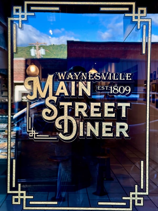 Main Street Diner sign © Scott Kendall