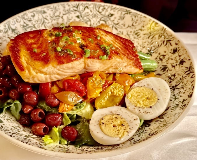 Old Ebbitt Grill Salmon Niçoise © Scott Kendall