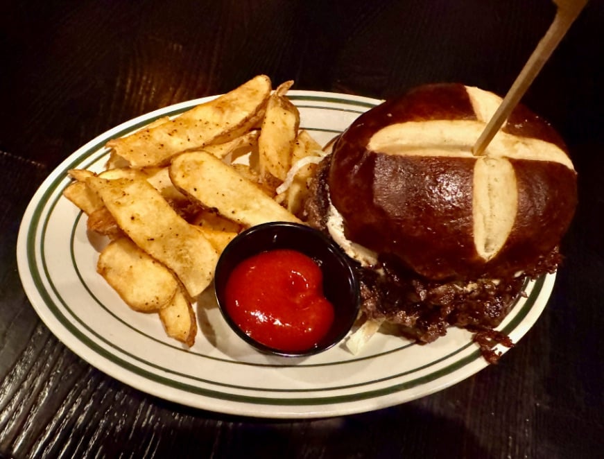 Scotsman Bison Burger © Scott Kendall