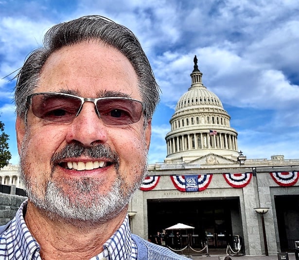 Scott at the US Capitol © Scott Kendall