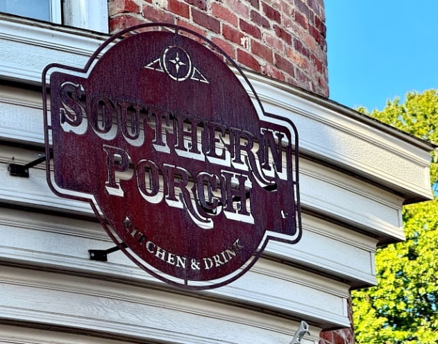 Southern Porch Kitchen © Scott Kendall