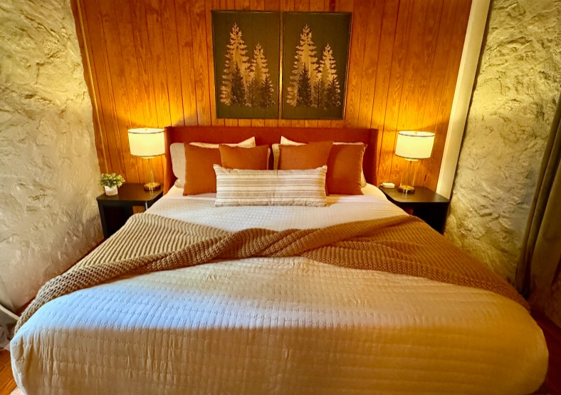 Wildrest king size room © Scott Kendall 